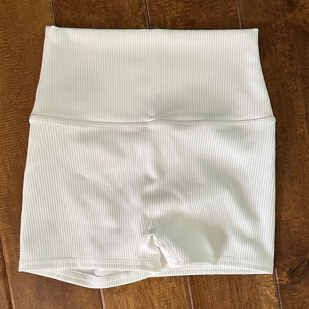 Two pairs Women's S Curve High-Waisted Shorts (scrunch)